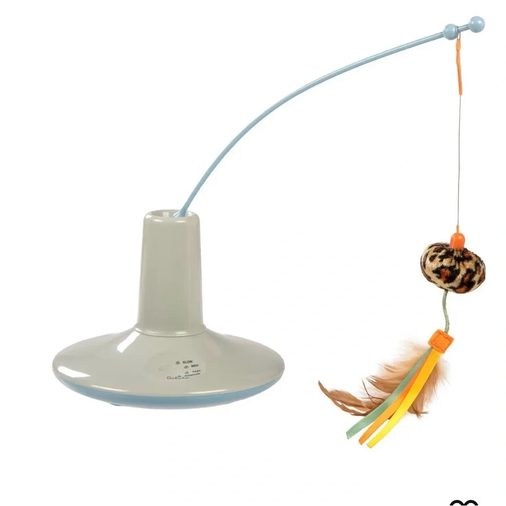 Instincts by Smarty Kat Electronic Motion Cat Toy - Automated, Twirls and Spins!
